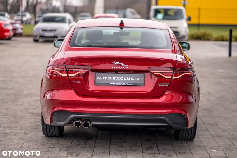 Jaguar XE 2.0 D180 HSE - 34