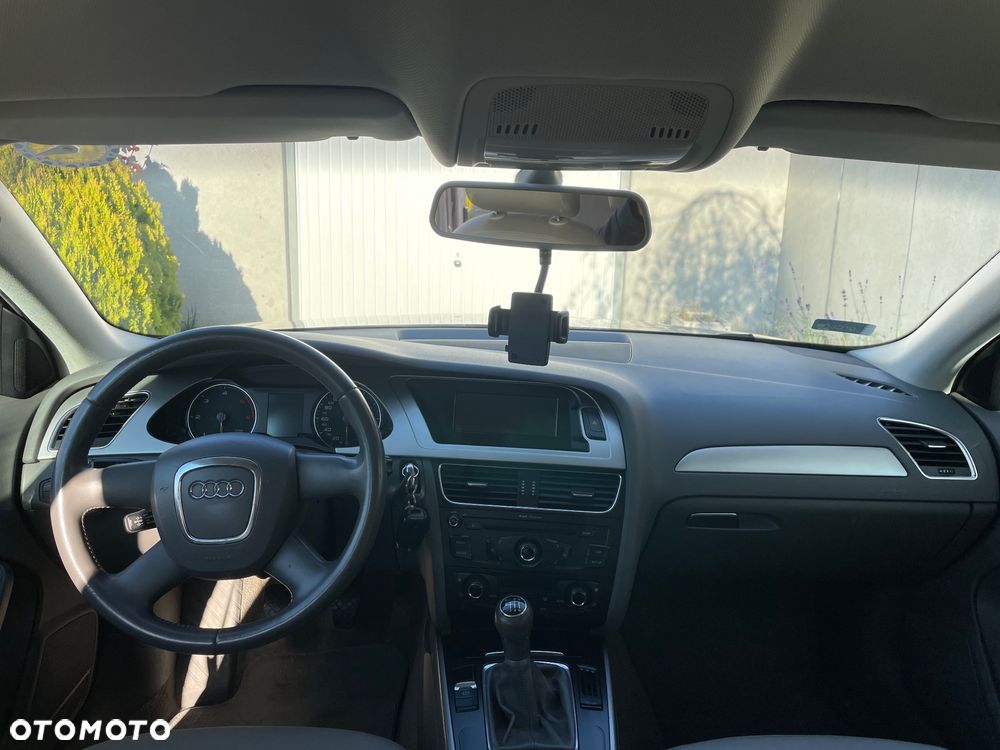 Audi A4 Avant 2.0 TDI - 16