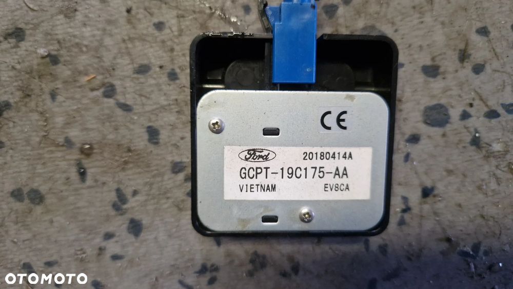FORD WZMACNAIACZ ANTENOWY GCPT-19C175-AA - 2