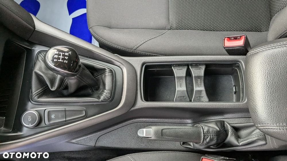 Ford Focus - 32