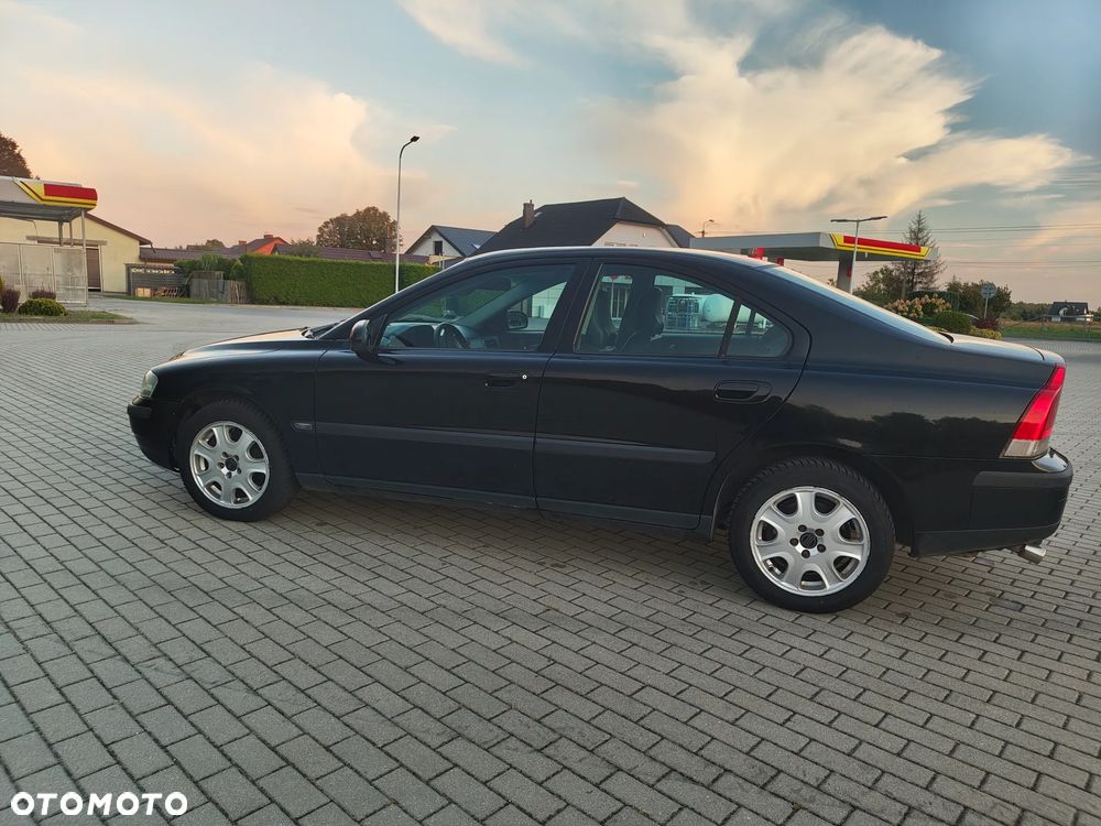 Volvo S60 2.4 T - 8