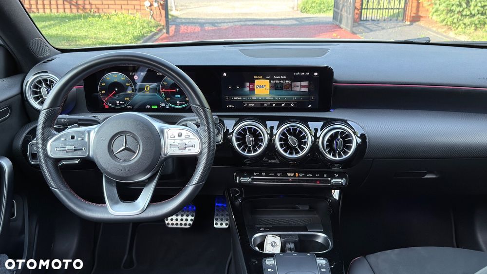 Mercedes-Benz Klasa A 250 e PHEV AMG Line 8G-DCT - 14