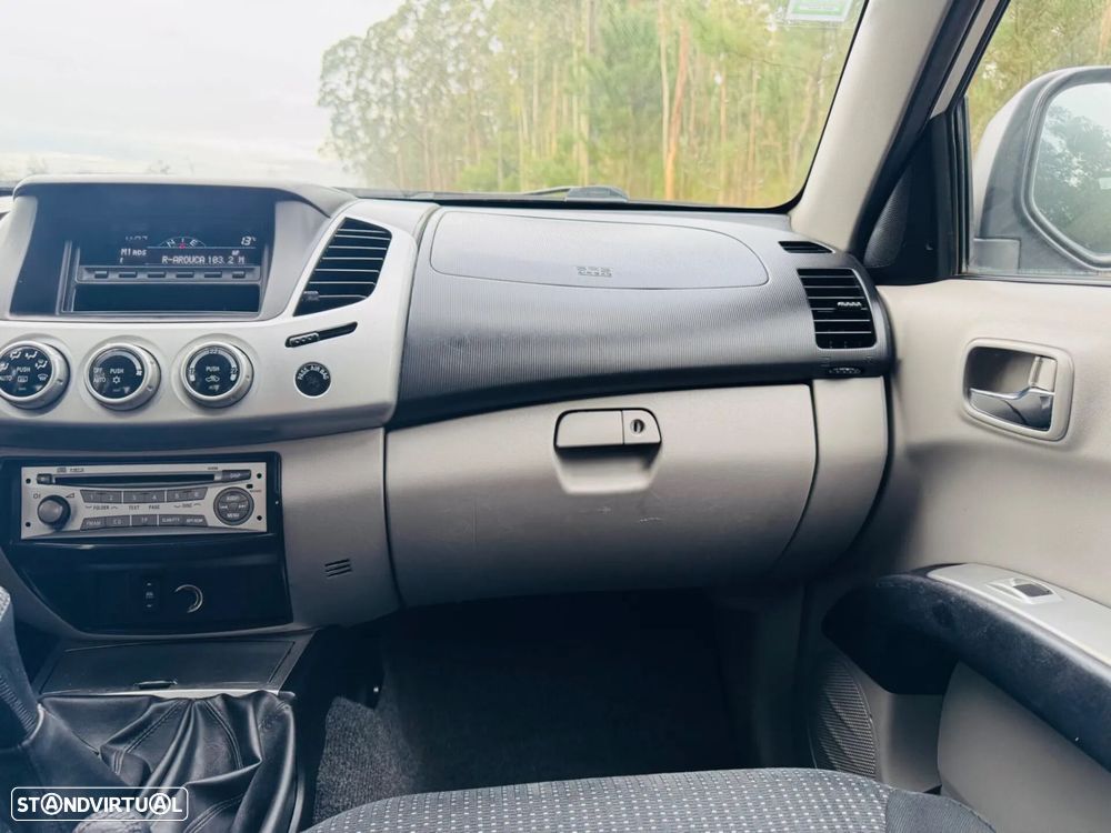 Mitsubishi L200 2.5 DI-D CD Invite AC CC 4WD - 33