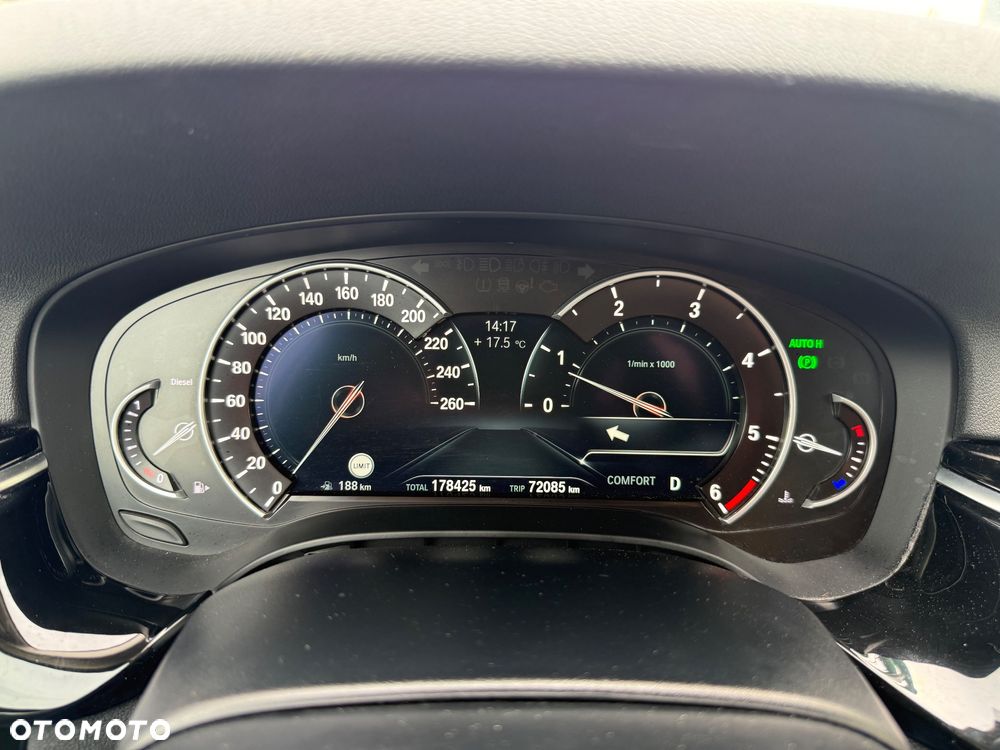 BMW Seria 5 520d Sport Line sport - 8