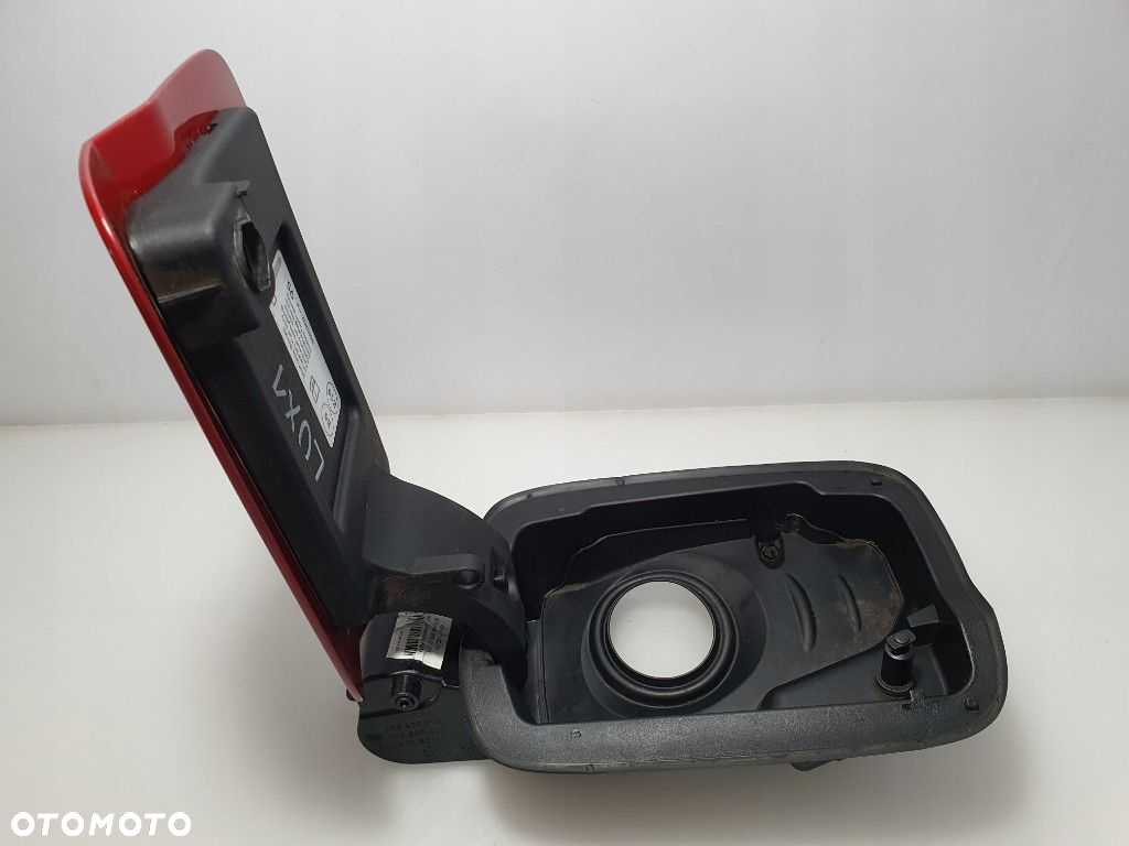 SEAT IBIZA V KLAPKA WLEW PALIWA CZERWONY L0X1 6F0809905C ORYGINAŁ SIŁOWNIK - 13