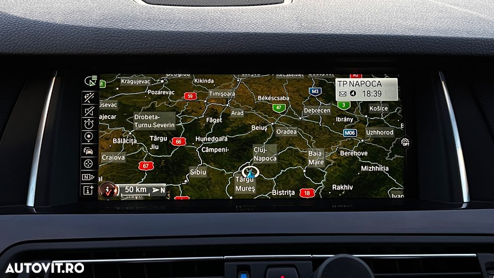 BMW Seria 5 525d xDrive AT - 30