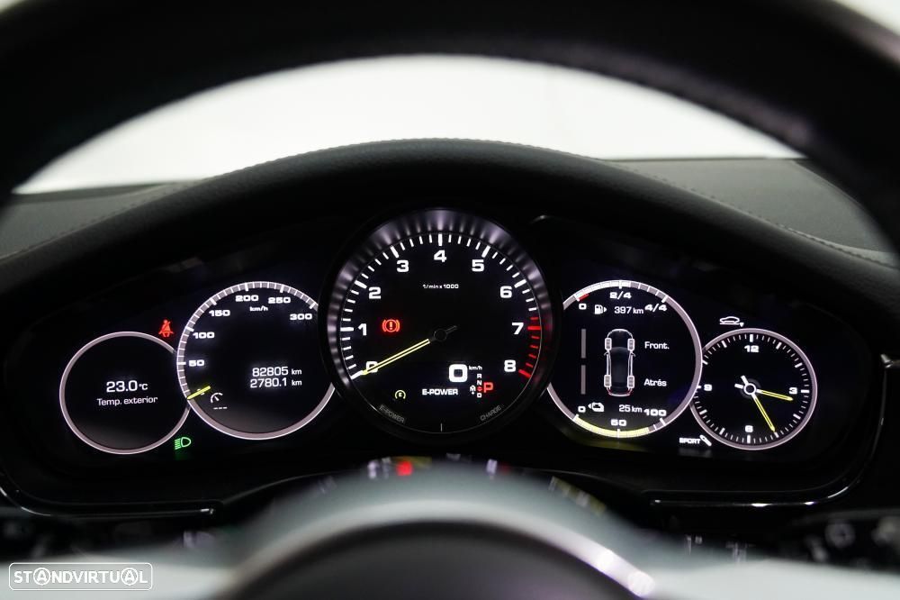 Porsche Panamera 4 E-Hybrid — fotografia 10