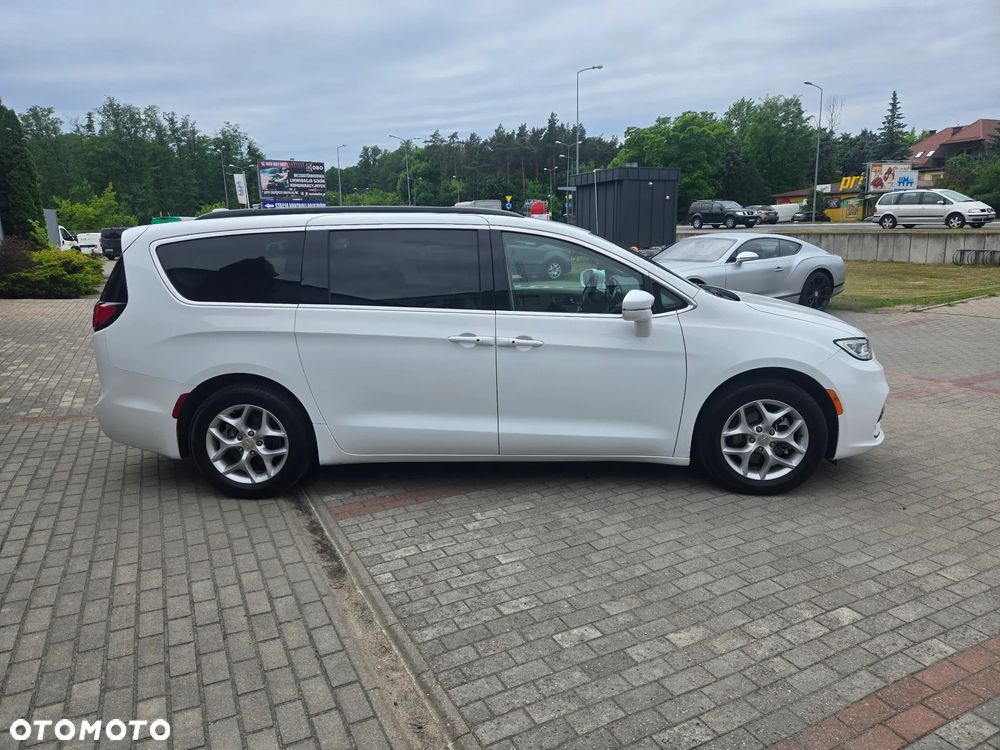 Chrysler Pacifica - 4