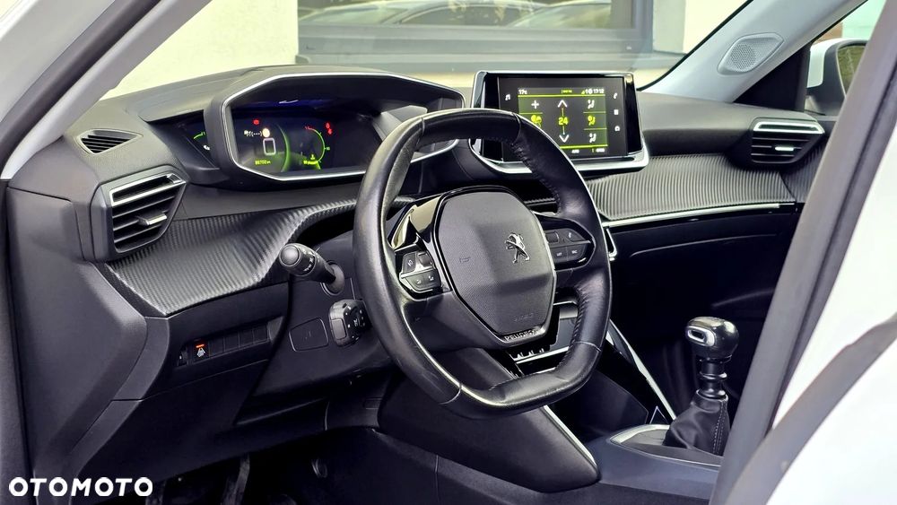 Peugeot 2008 1.2 PureTech Allure Pack S&S - 20