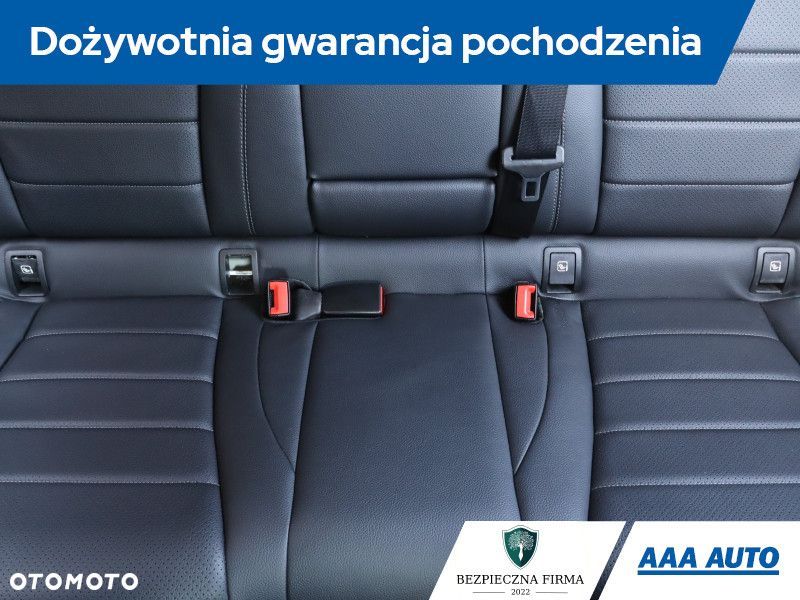 Mercedes-Benz GLC - 11