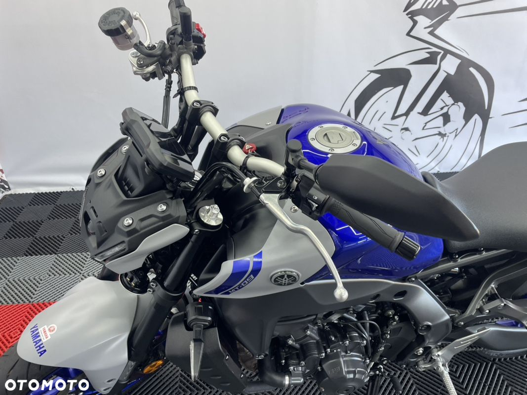 Yamaha MT - 12