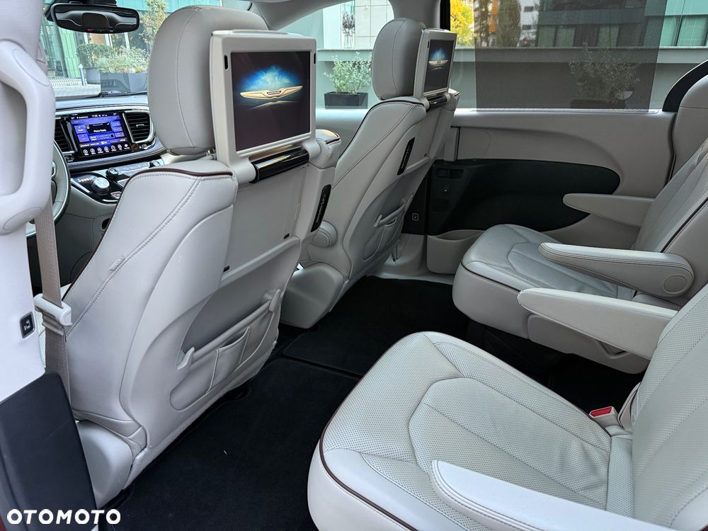Chrysler Pacifica - 7
