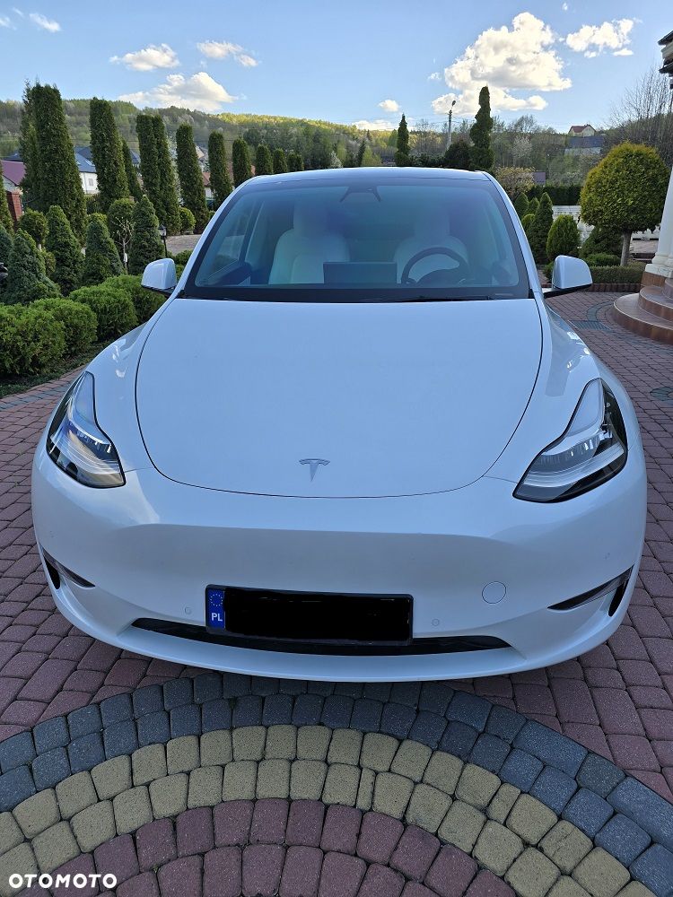Tesla Model Y Long Range AWD - 2
