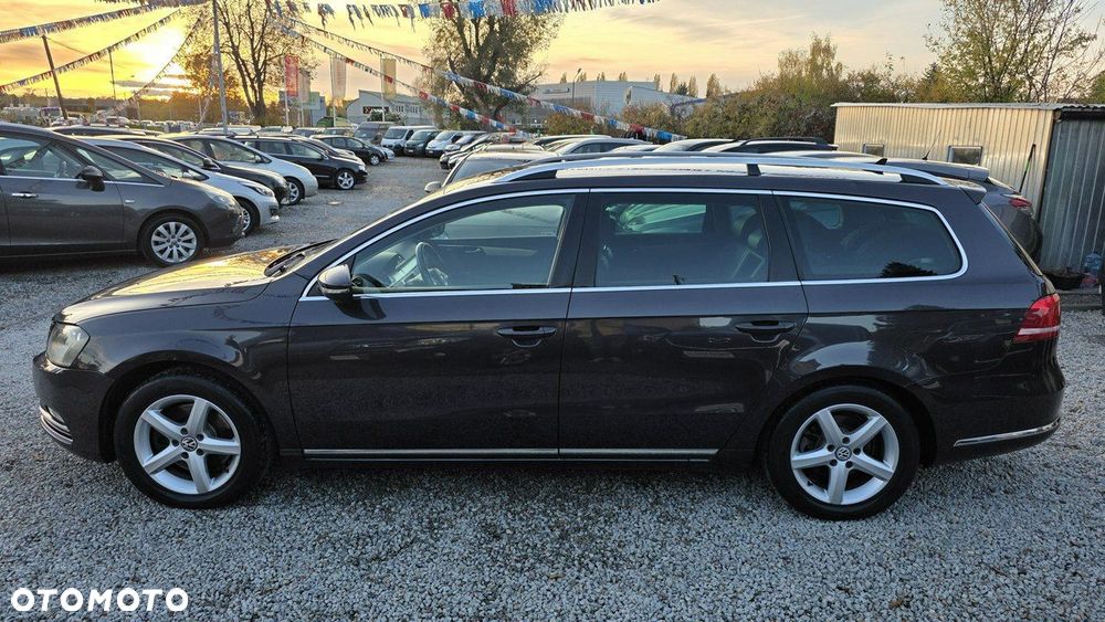 Volkswagen Passat - 11