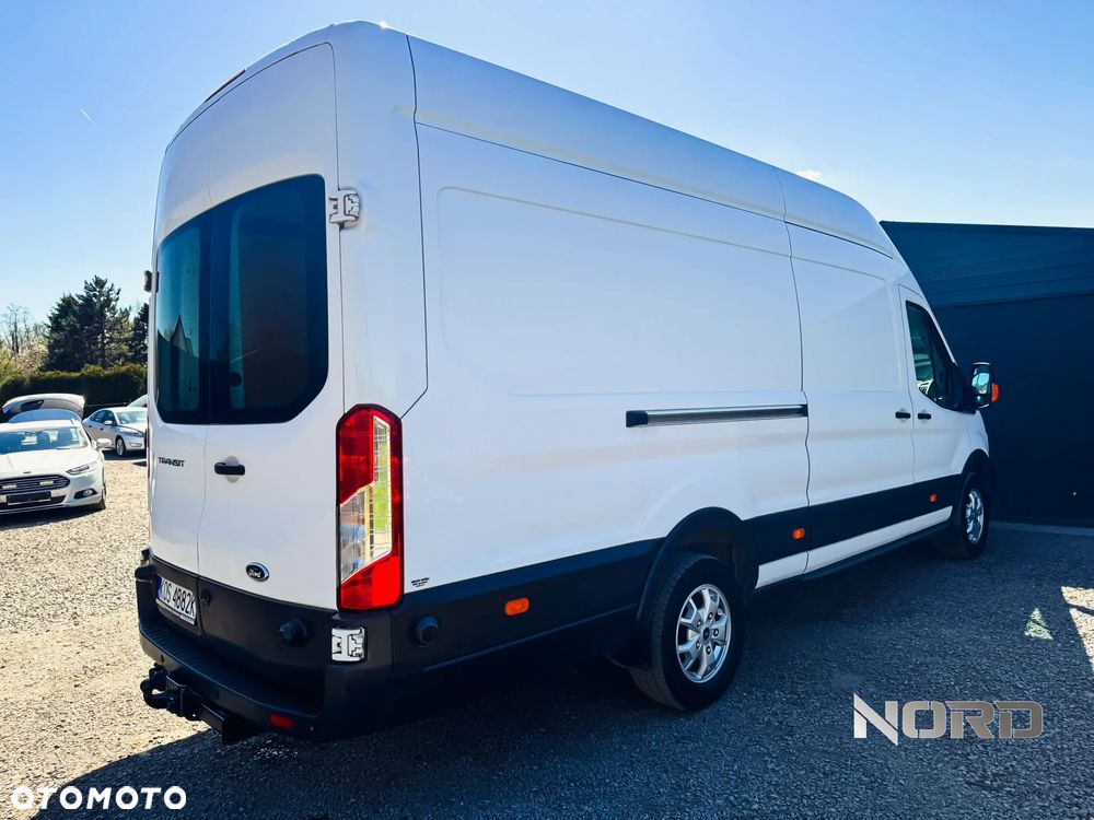 Ford Transit 2.2 L4 Trend - 9