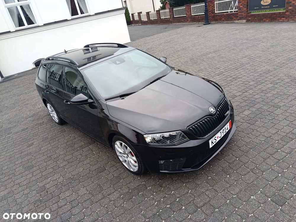 Skoda Octavia Combi 2.0 TDI RS - 16