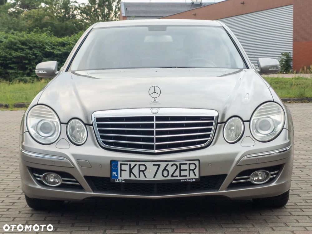 Mercedes-Benz E-Class 2006 photo 4
