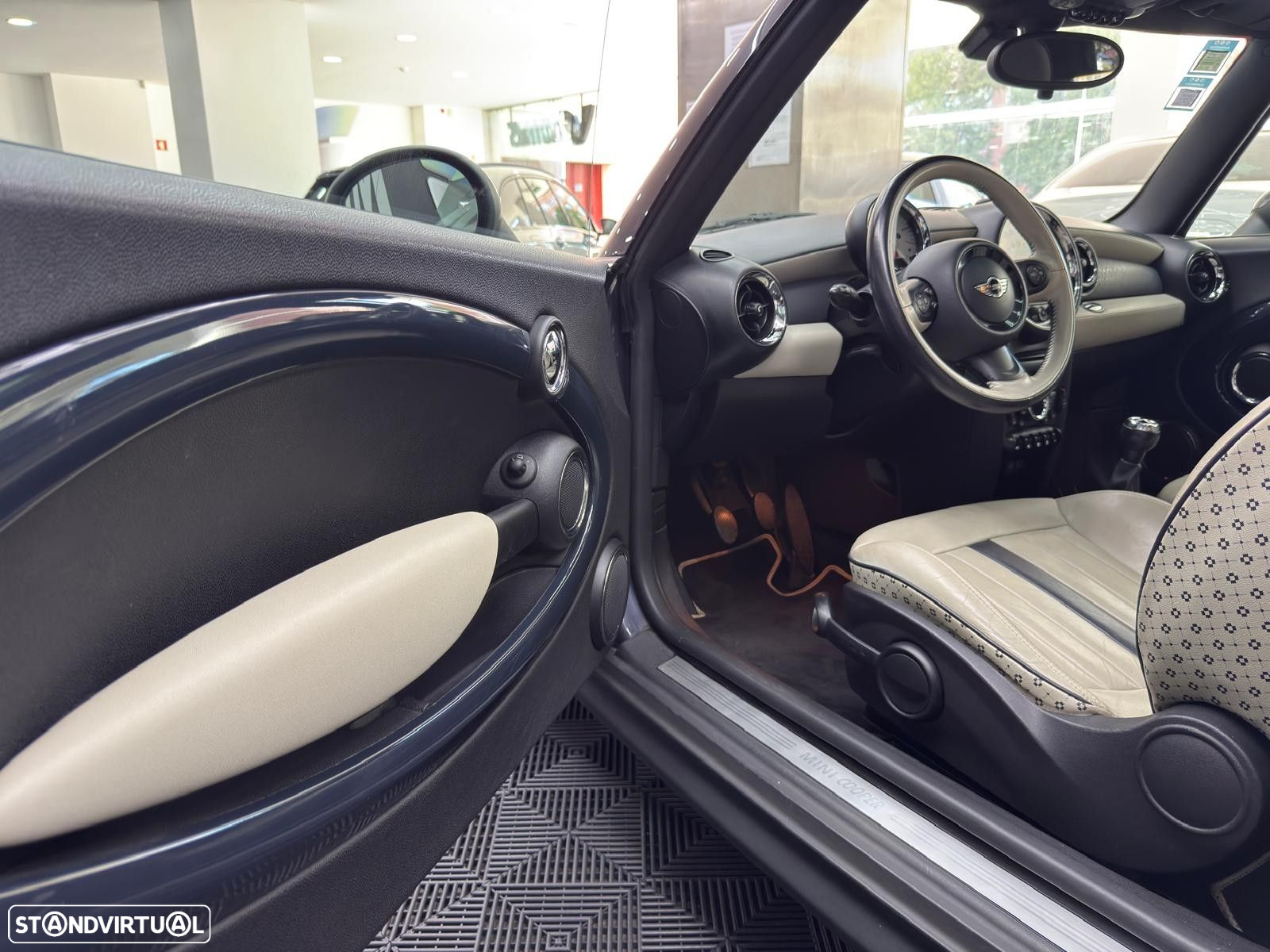 MINI 3 Portas Cooper D - 26