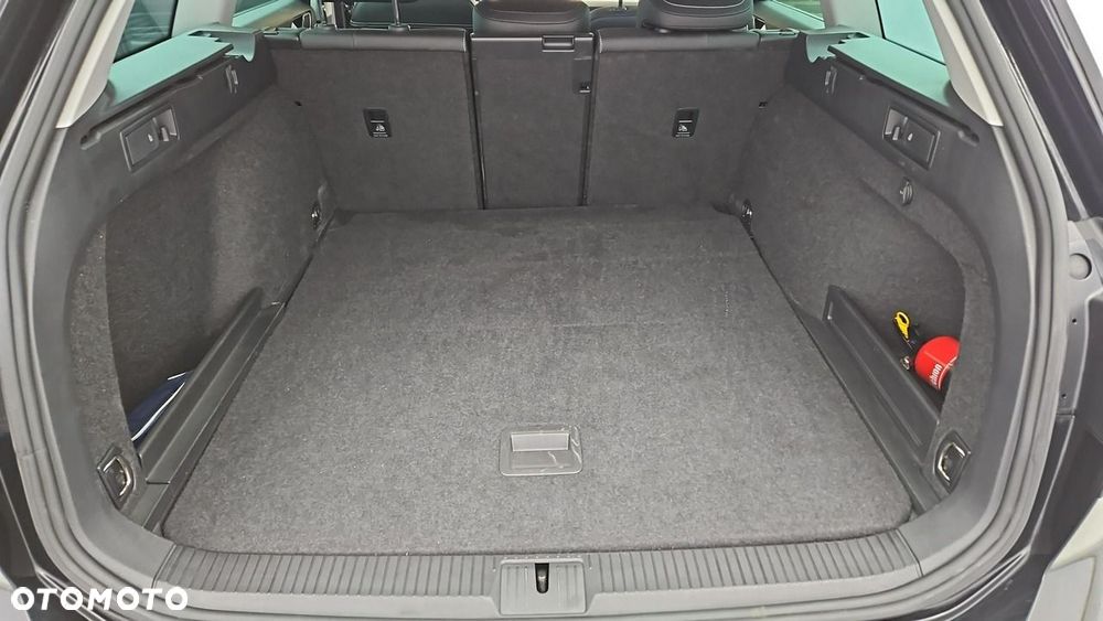 Volkswagen Passat Variant 2.0 TDI EVO Elegance DSG - 23
