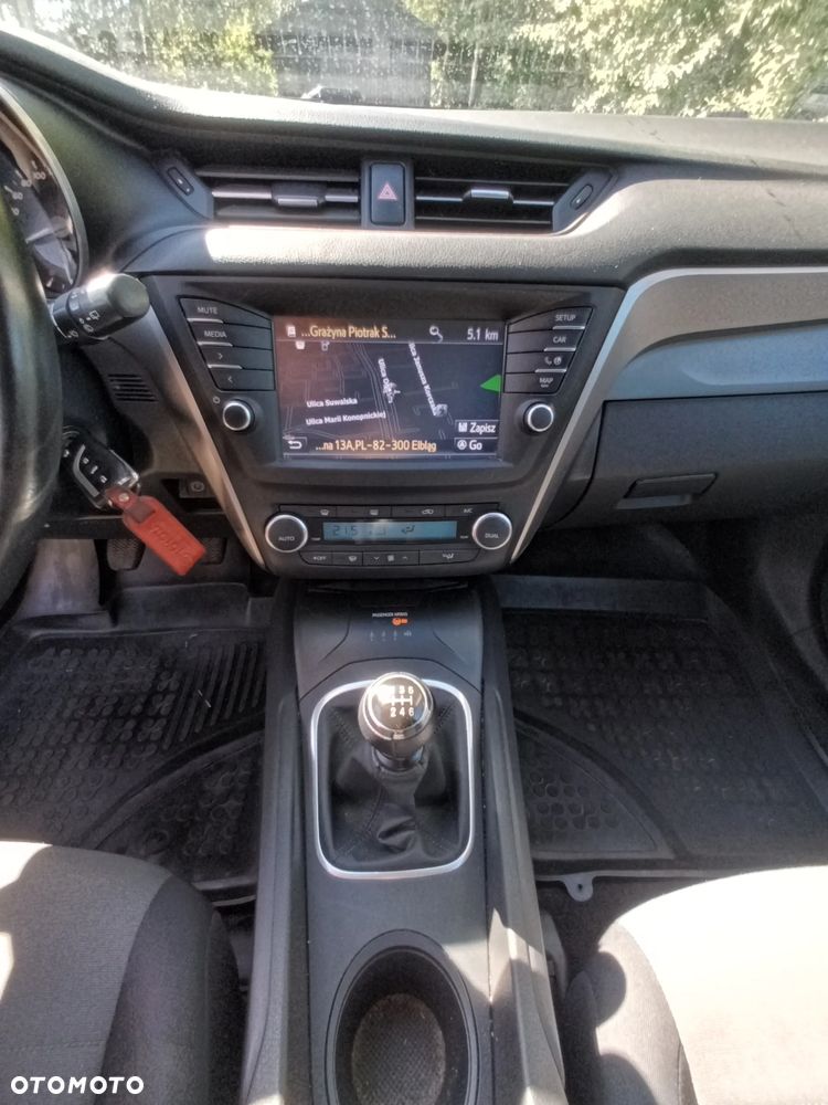 Toyota Avensis - 10