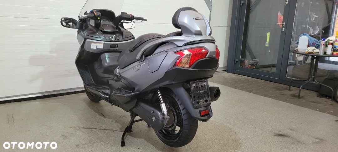Suzuki Burgman - 25
