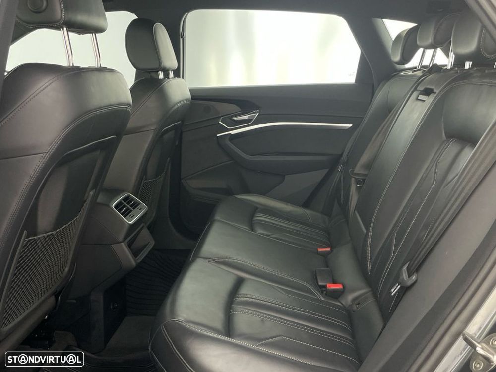 Audi e-tron 55 quattro S line - 12