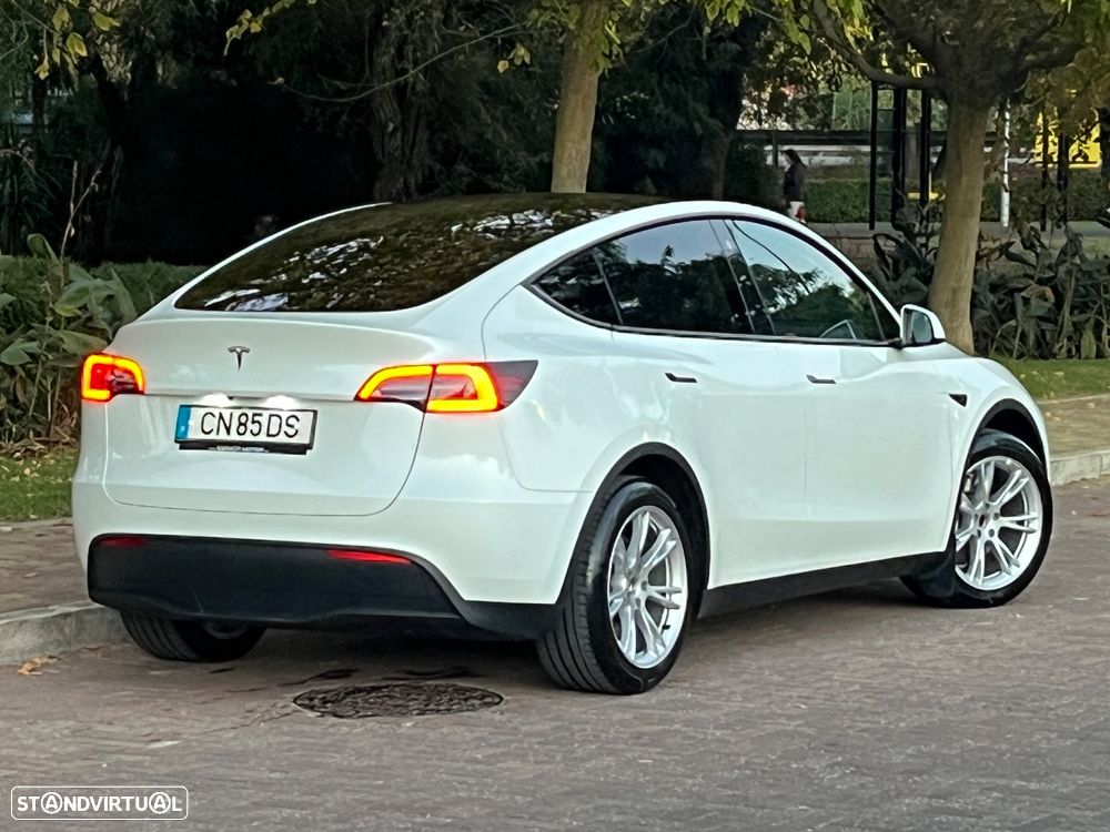 Tesla Model Y RWD - 2