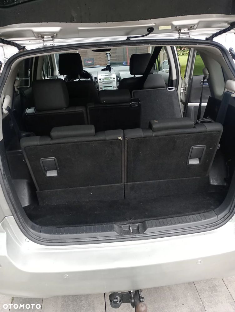Toyota Corolla Verso - 4