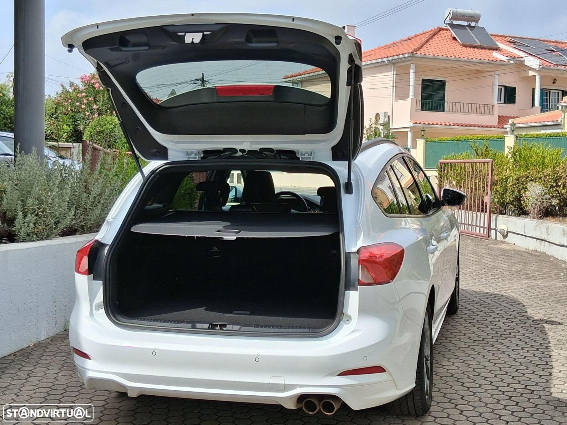 Ford Focus SW 1.0 EcoBoost ST-Line - 27