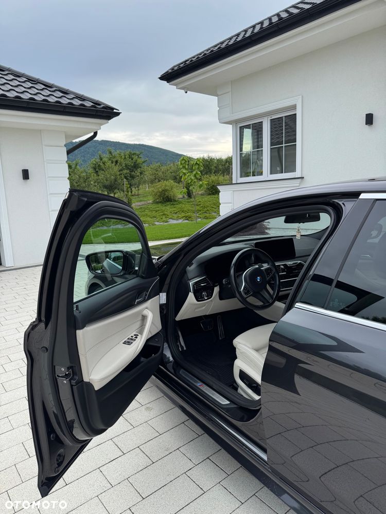 BMW Seria 5 520d xDrive M Sport sport - 8