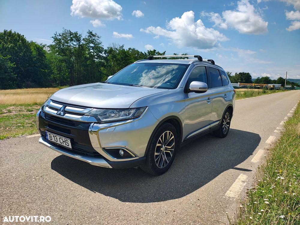 Mitsubishi Outlander - 1