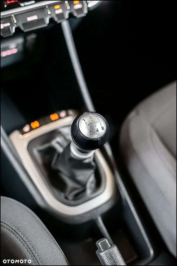 Kia Rio 1.2 Dream Team Edition - 27