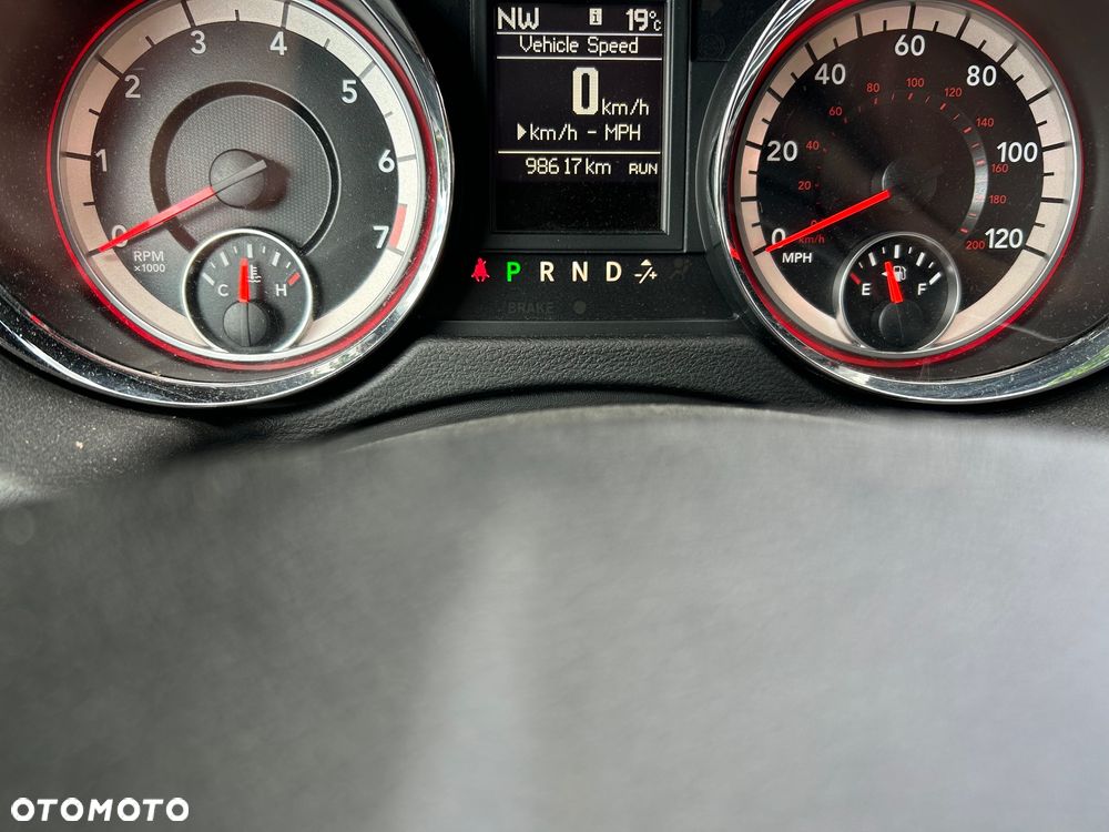 Dodge Grand Caravan - 16