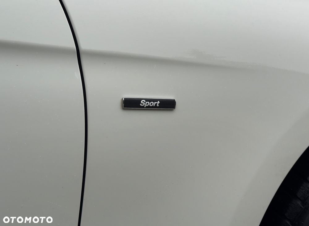 BMW Seria 3 318d Sport Line EU6 - 7