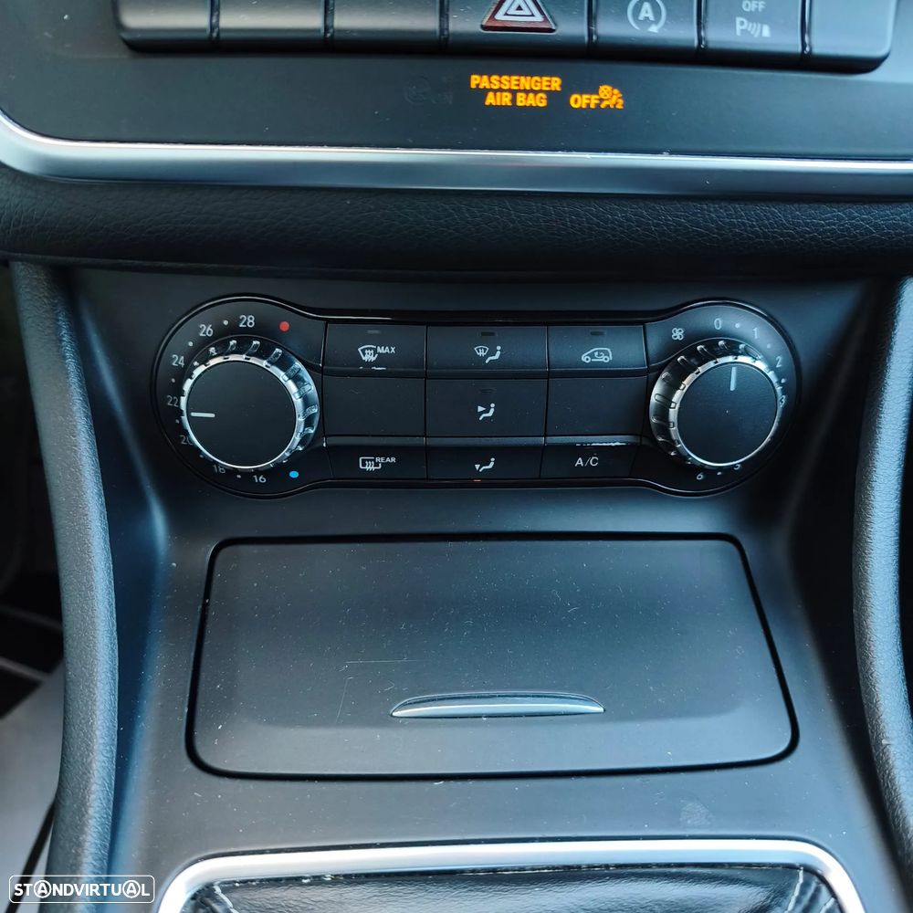 Mercedes-Benz GLA 180 CDI Urban - 16