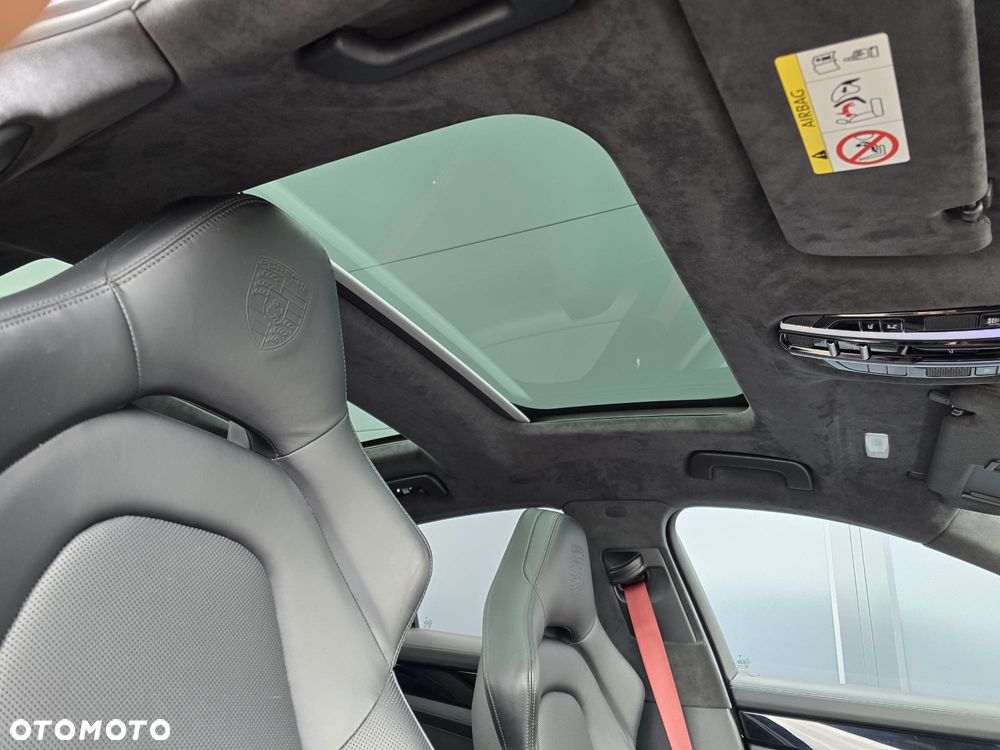 Porsche Panamera 4S - 26