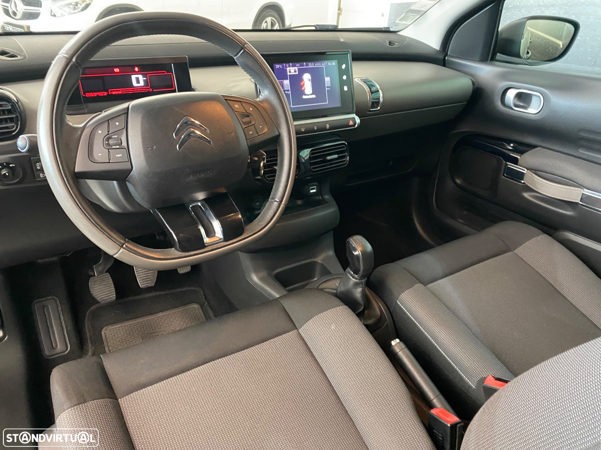 Citroën C4 Cactus 1.2 PureTech Shine - 8