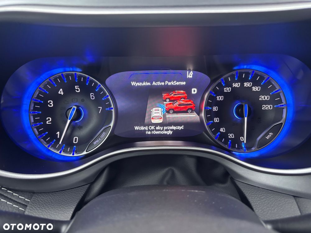 Chrysler Pacifica - 39