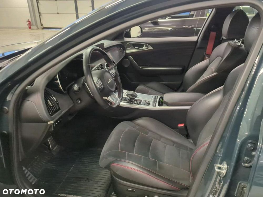 Kia Stinger - 6