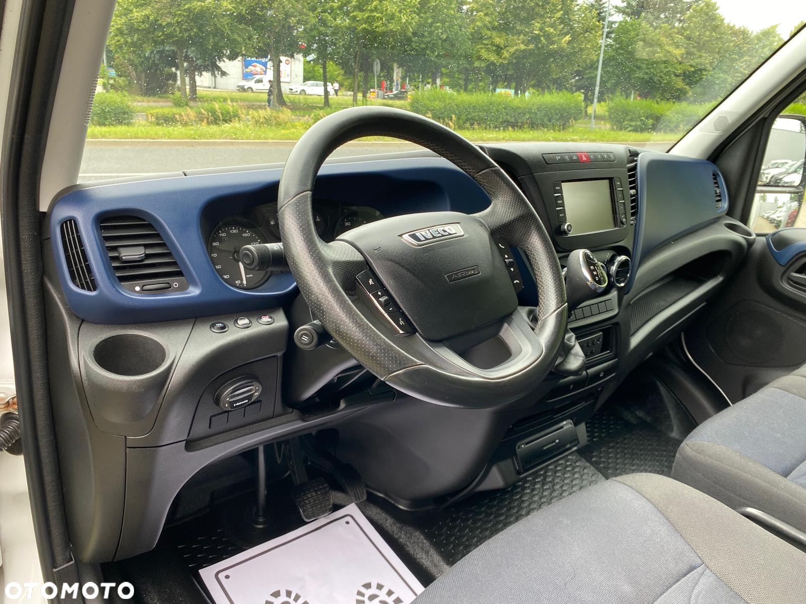 Iveco DAILY 36-160 HI-MATIC CHŁODNIA THERMO KING V300 WINDA ZEPRO - 31