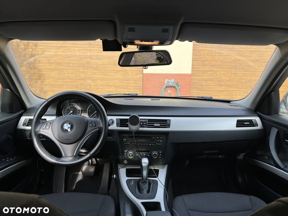BMW Seria 3 318d - 10