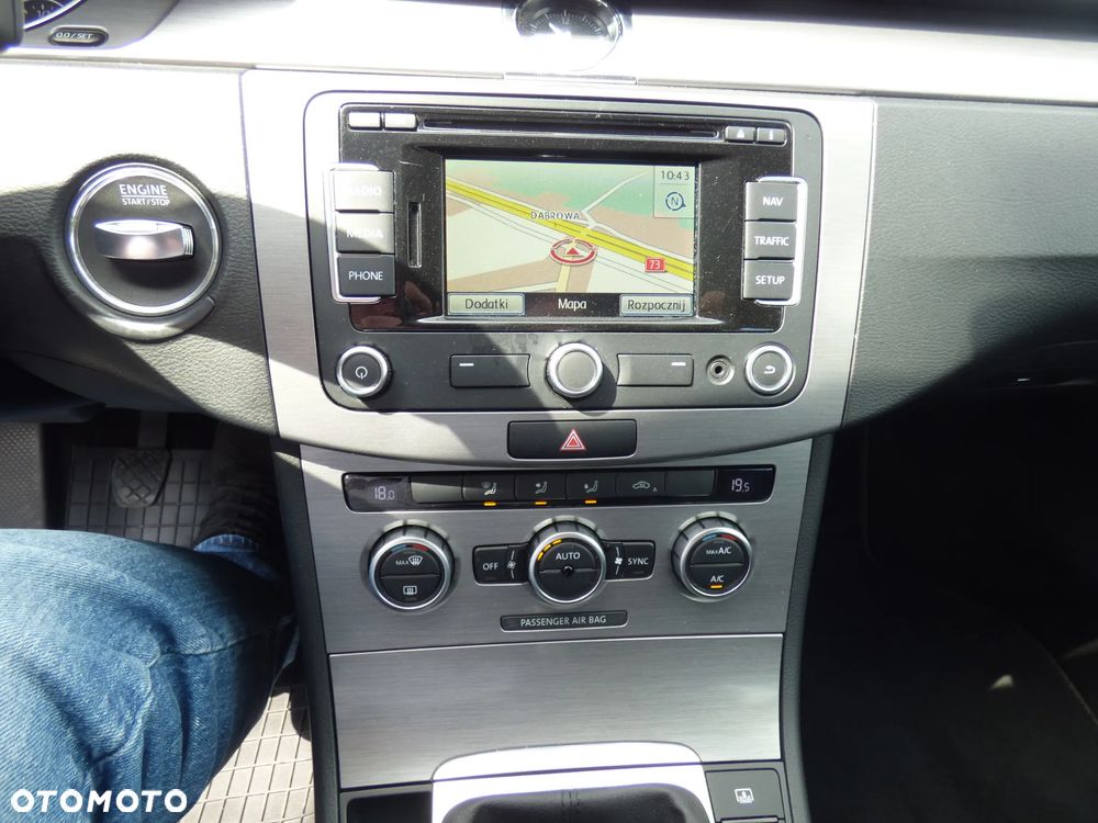 Volkswagen Passat 2.0 TDI Comfortline - 12