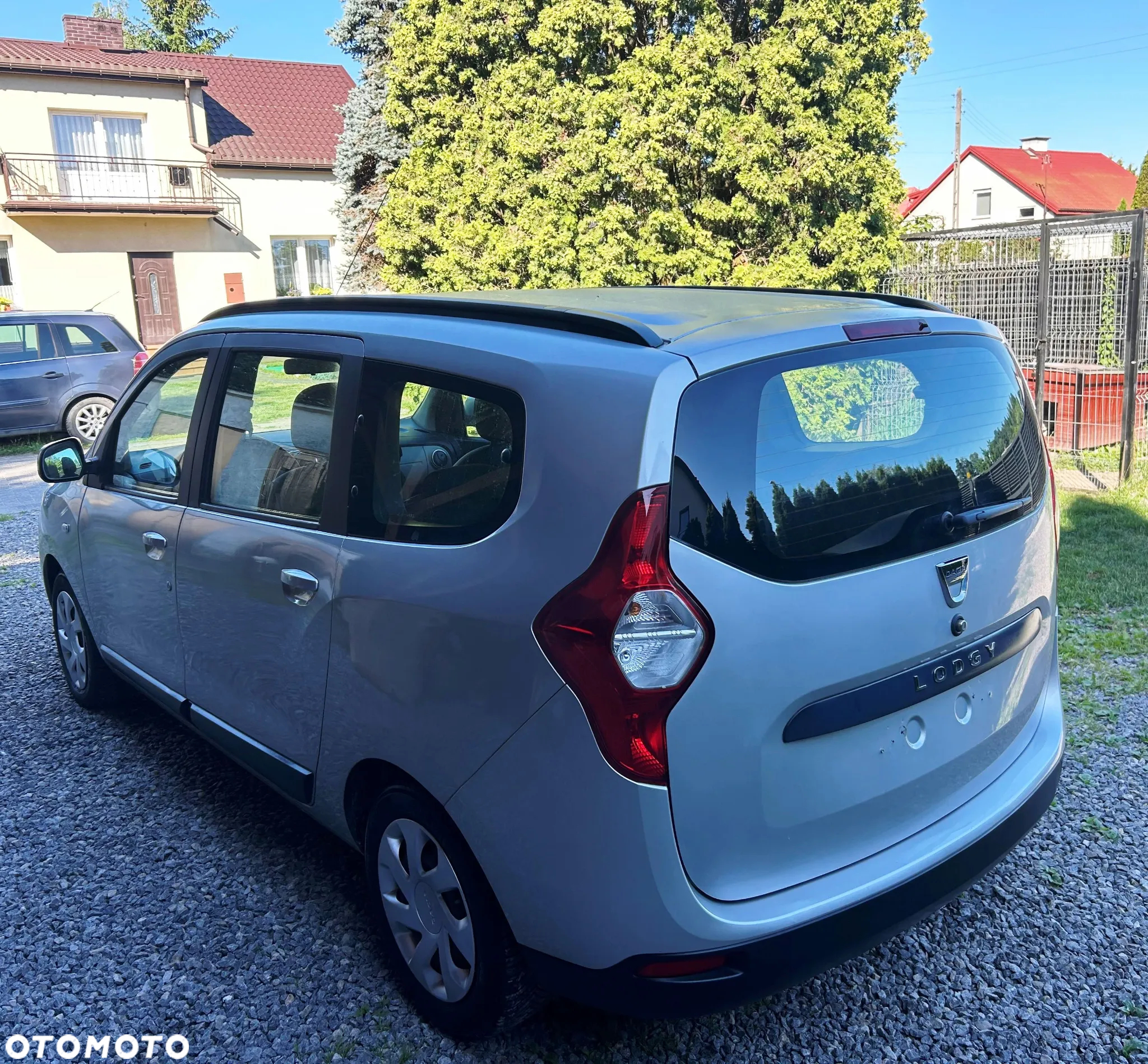 Dacia Lodgy dCi 90 Essential - 3