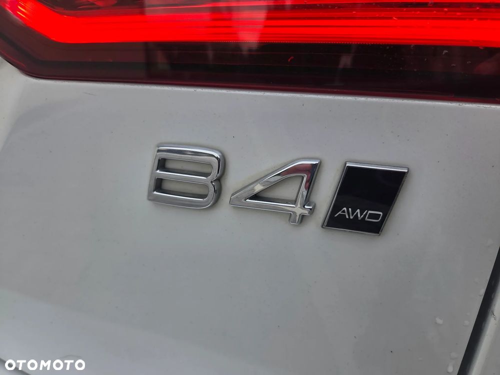 Volvo V60 Cross Country B4 D AWD Geartronic - 17