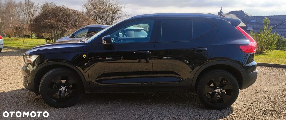 Volvo XC 40 T3 Momentum Pro - 32