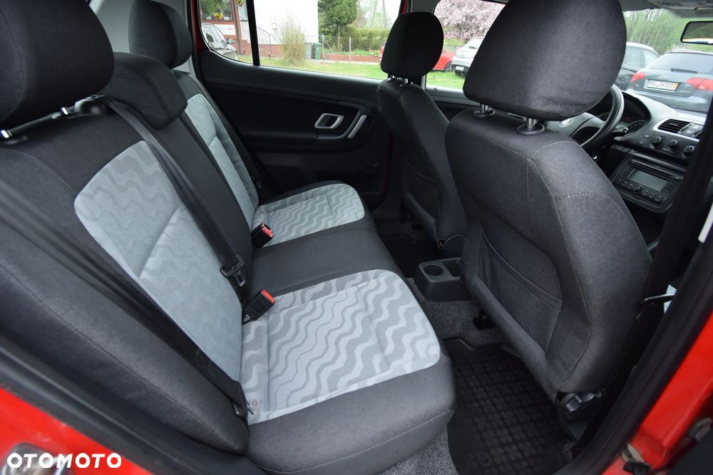Skoda Fabia 1.2 HTP Ambiente - 33