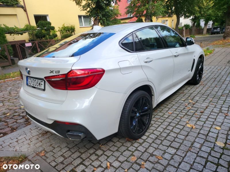 BMW X6 xDrive40d - 11
