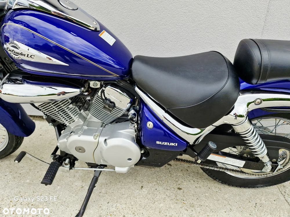 Suzuki Intruder - 14