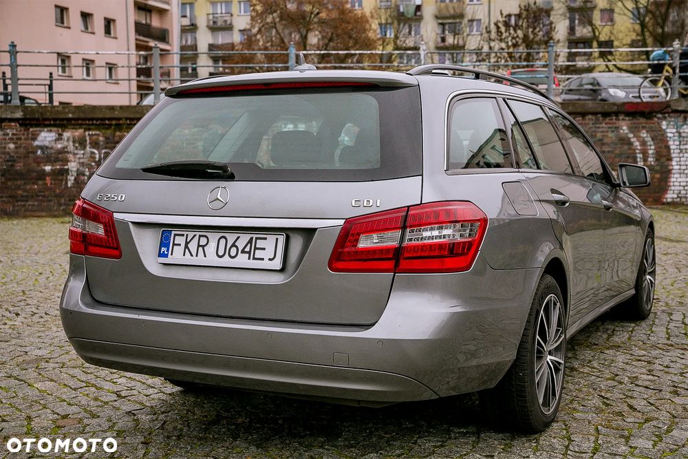 Mercedes-Benz Klasa E 250 CDI BlueEff - 5