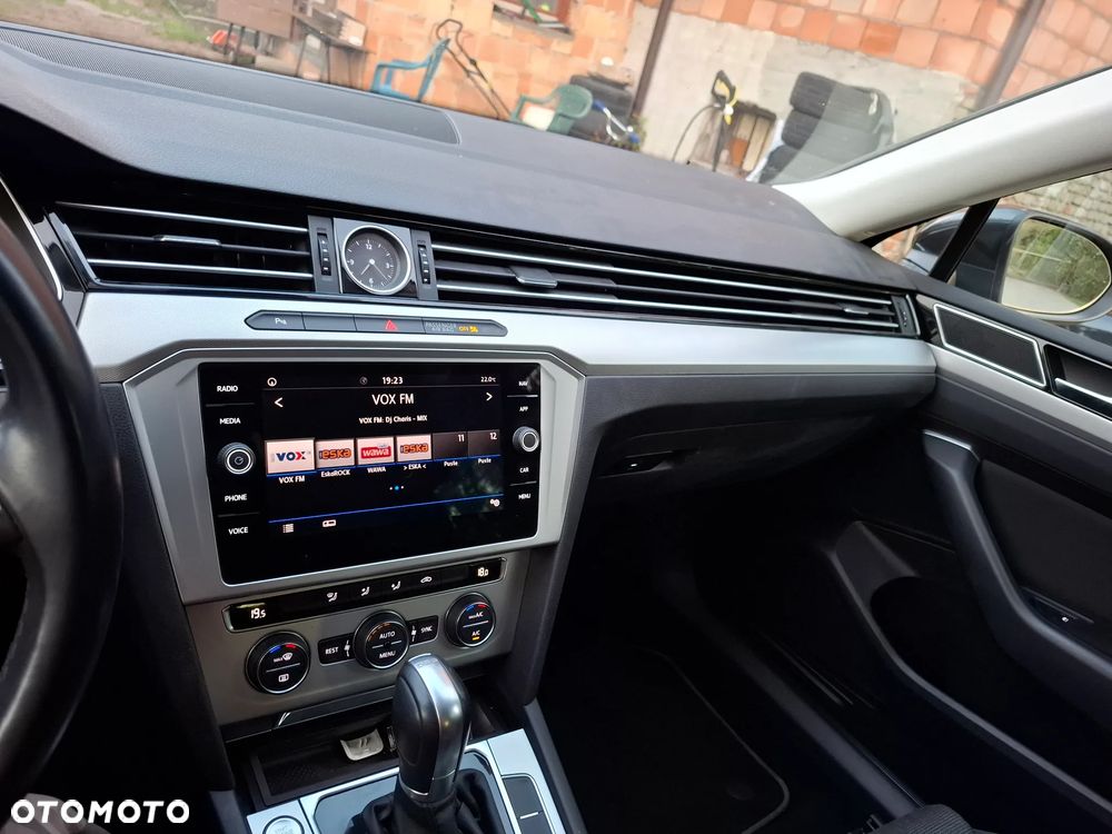 Volkswagen Passat 2.0 TDI BMT Comfortline DSG - 9